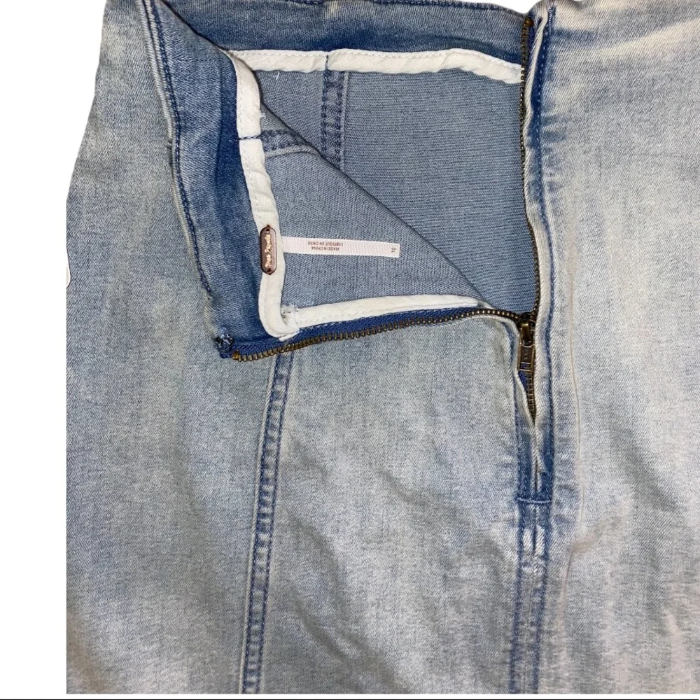 Free people denim mini skirt, NWT, stretchy, size 10
